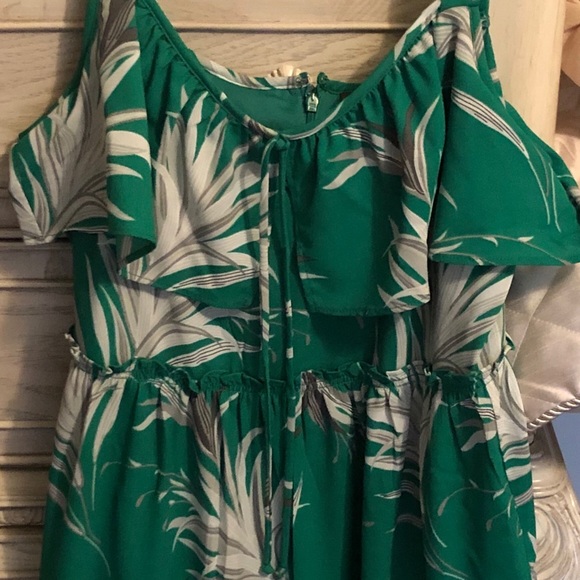 TAYLOR Beautiful Summer Dress NWOT sz 12 - Picture 3 of 7